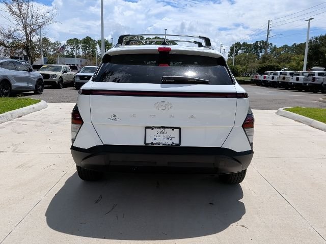 Used 2024 White Hyundai SEL image 8