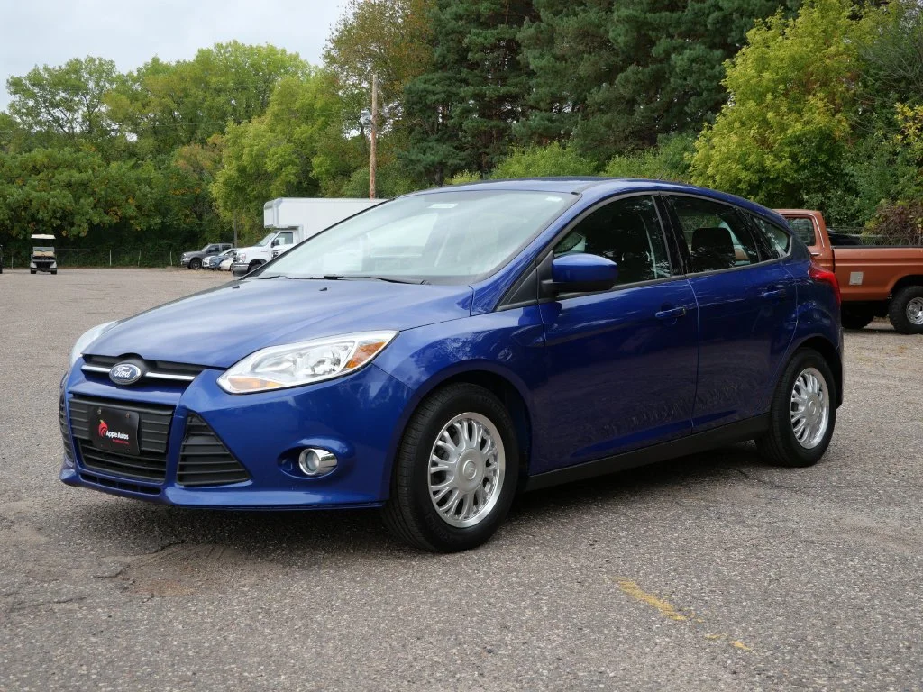 Used 2012 Blue Ford SE image 2