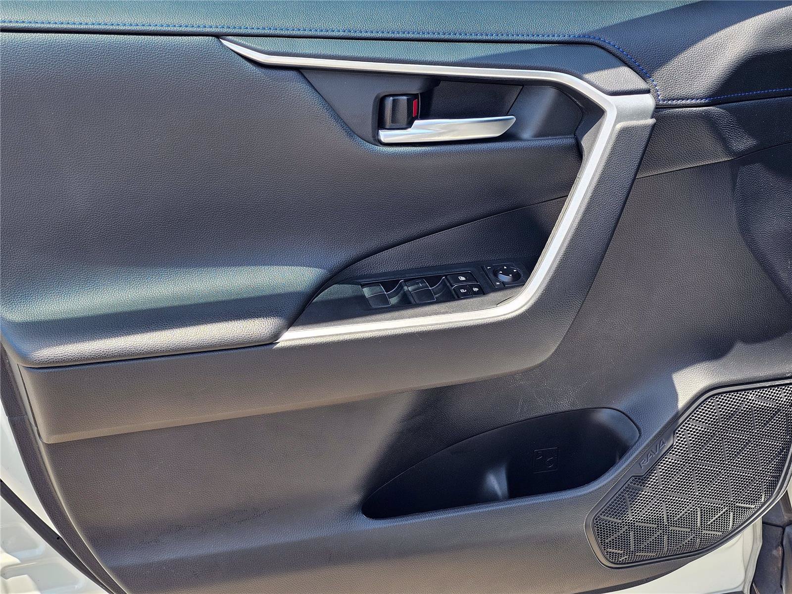 2021 Toyota RAV4 XSE - Photo 15