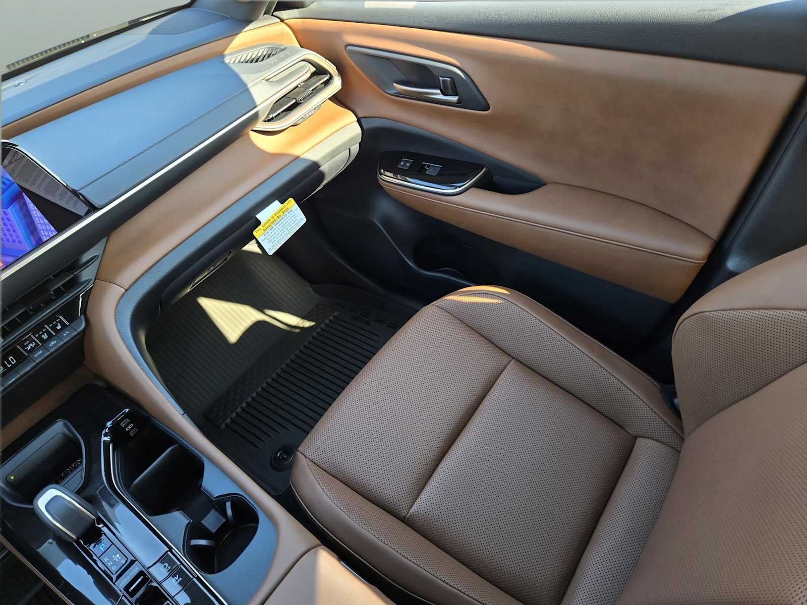 2026 Toyota Crown Signia Limited - Photo 14