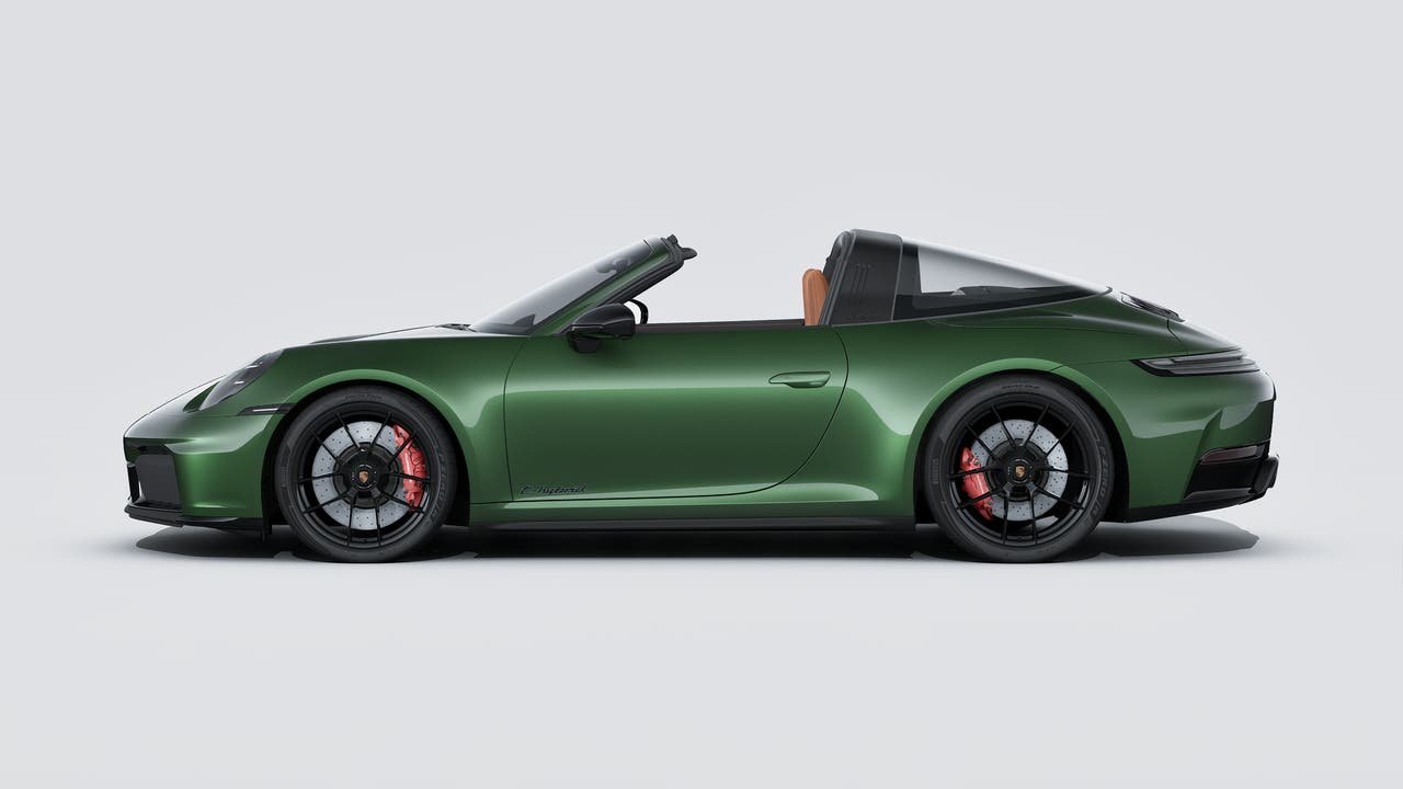 New 2026 Oak Green Metallic Neo Porsche Targa 4 GTS image 2