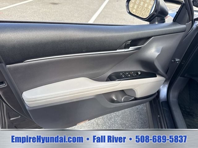 2020 Toyota Camry XLE - Photo 16