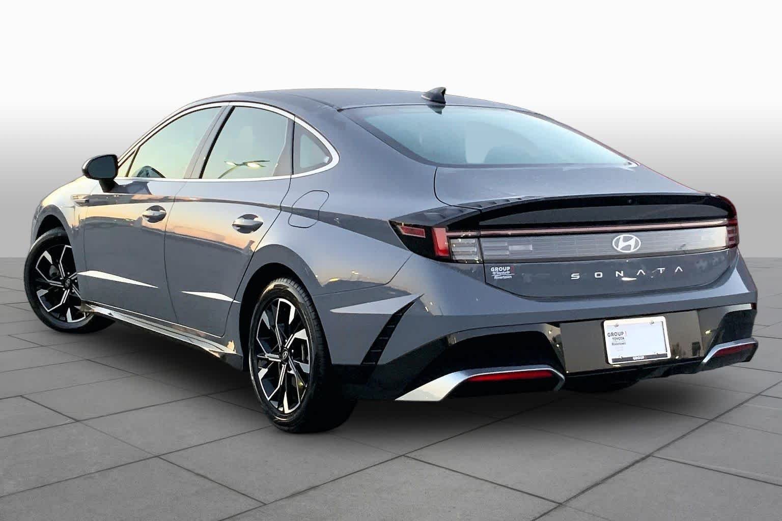 Used 2024 Transmission Blue Hyundai SEL image 10