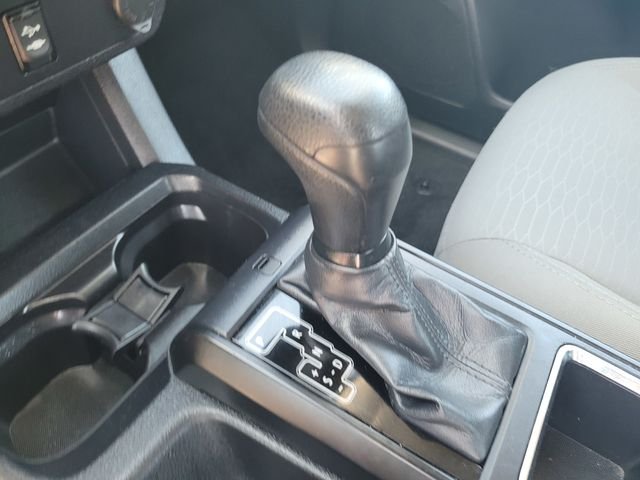 Used 2018 White Toyota SR image 20