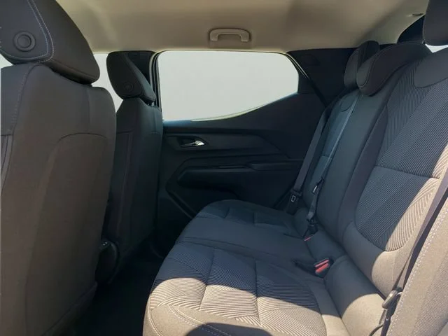 New 2027 Summit White Chevrolet LT image 9