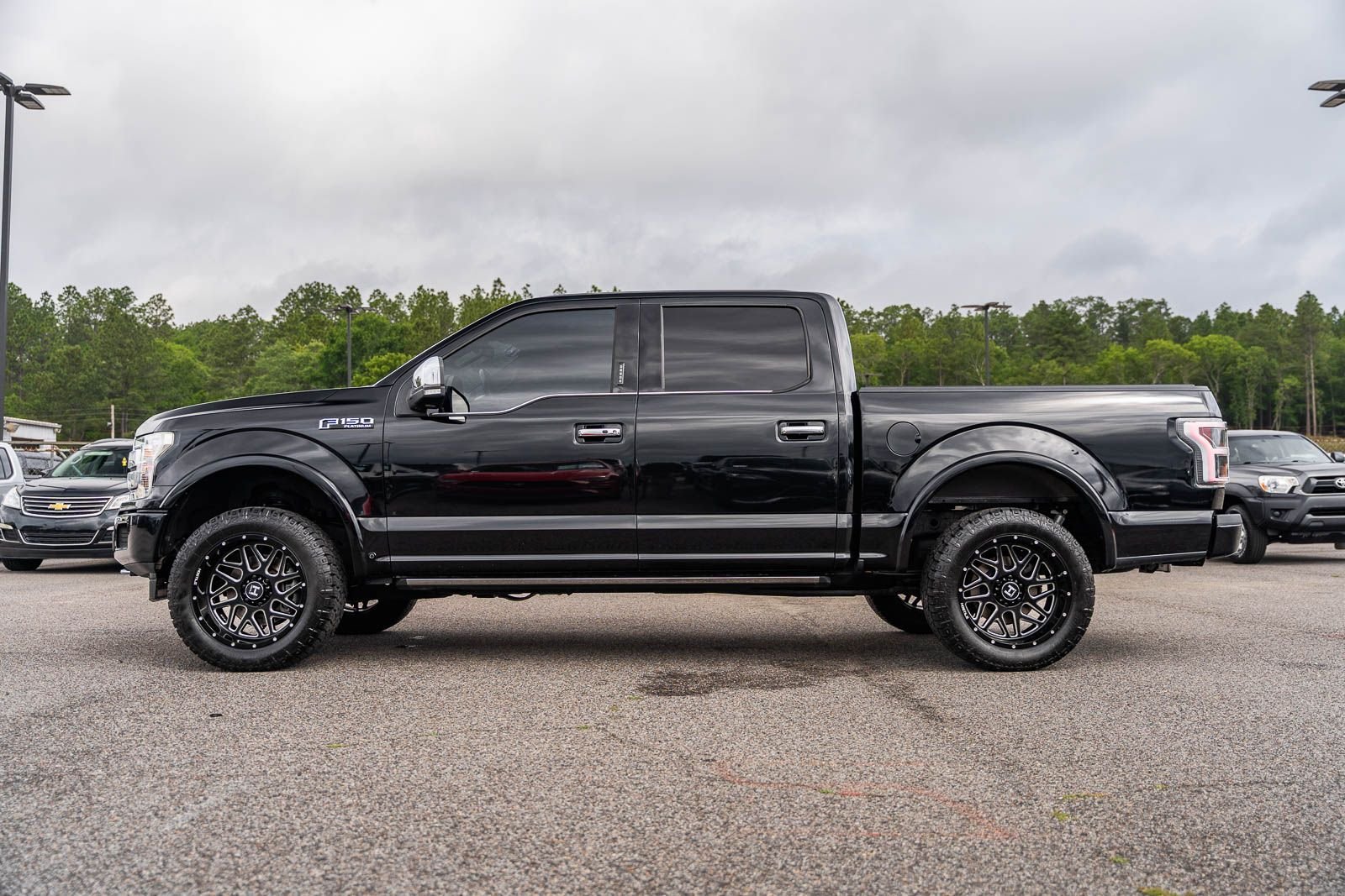 Used 2018 Black Ford Platinum image 3