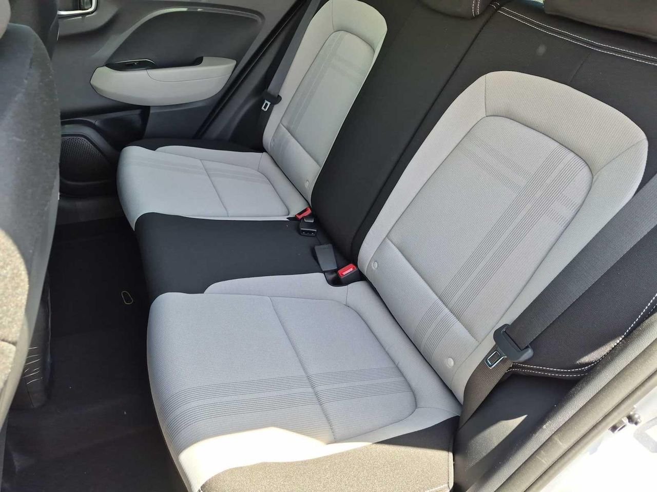 New 2026 Shimmering Silver Hyundai SEL image 19