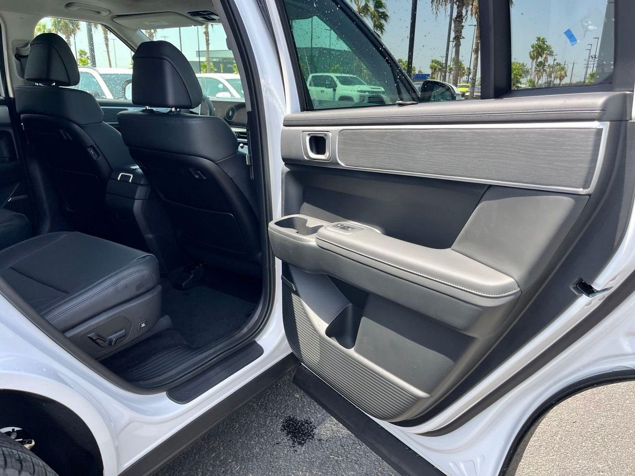 New 2027 White Hyundai Limited FWD image 19