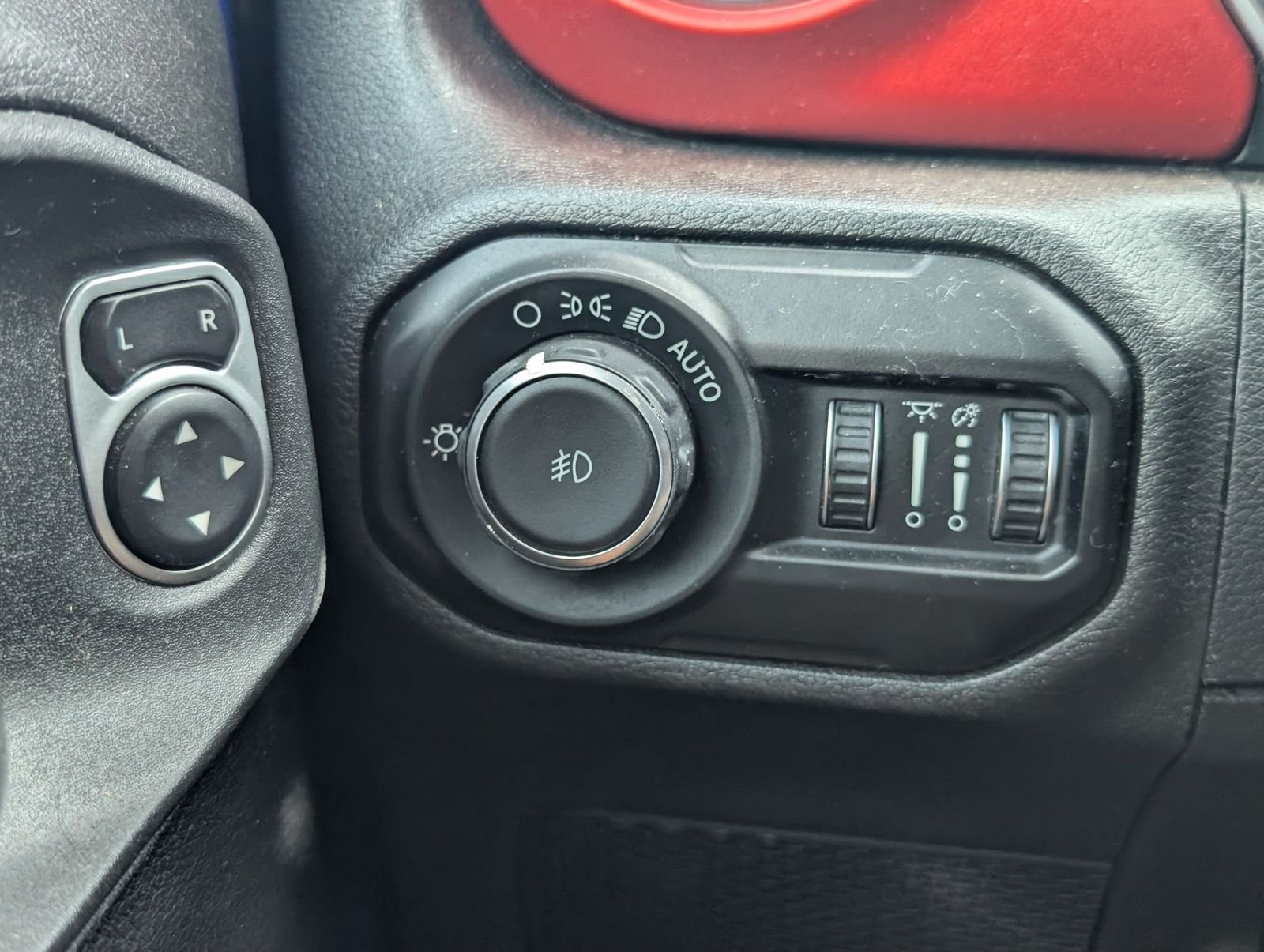 Used 2019 Blue Jeep Unlimited Rubicon image 18