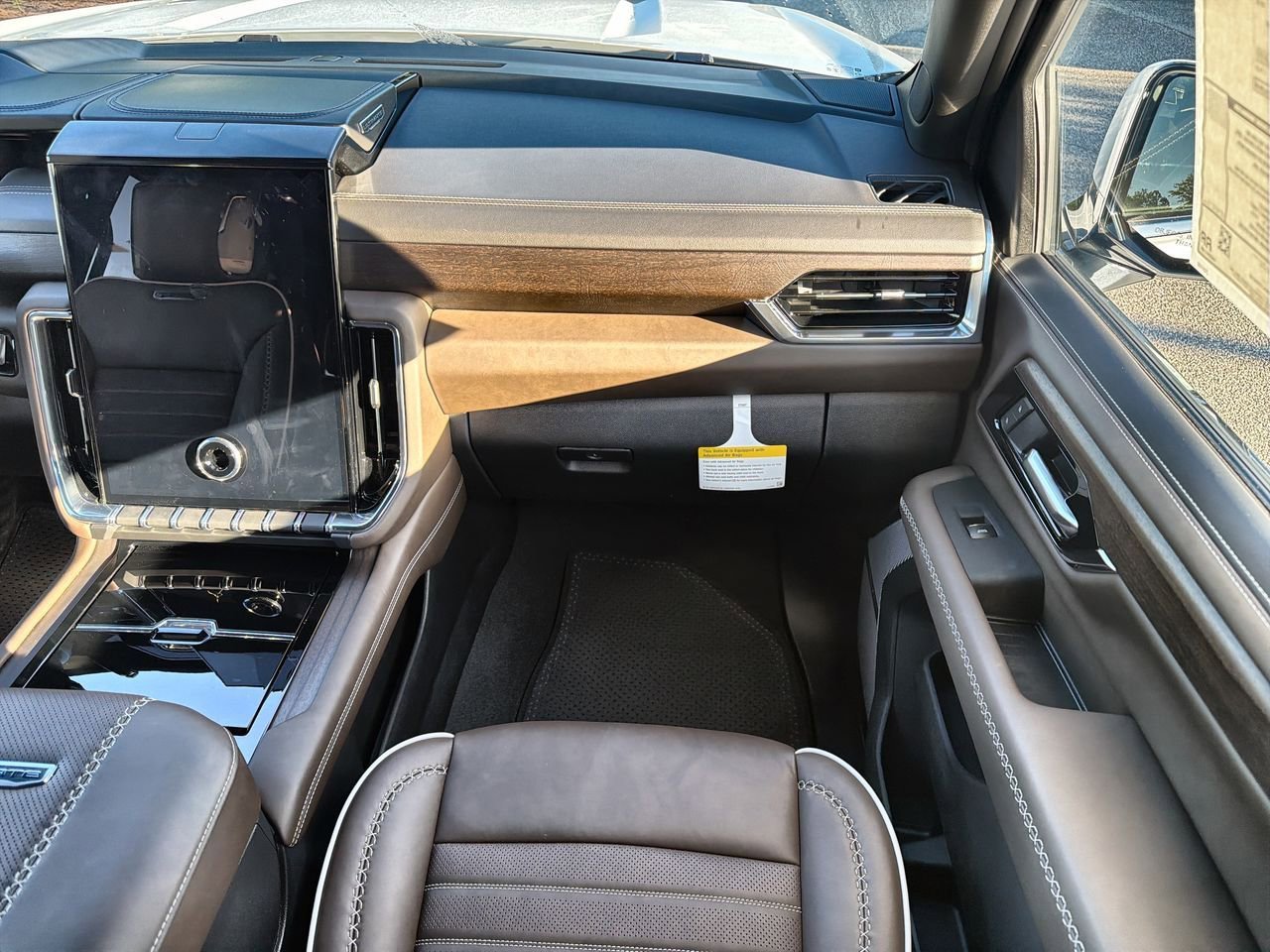 2026 GMC Yukon XL Denali Ultimate - Photo 24
