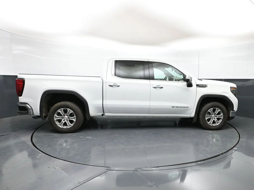 2024 GMC Sierra 1500 SLT - Photo 32