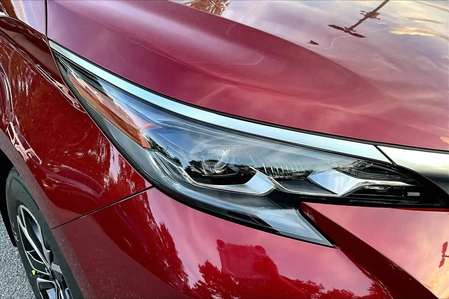 New 2026 Ruby Flare Pearl Toyota Platinum image 13