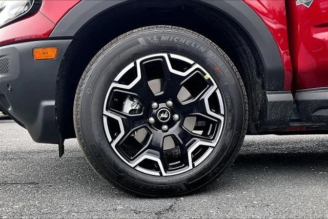 New 2025 Ruby Red Metallic Tinted Clearcoat Ford Outer Banks® image 23