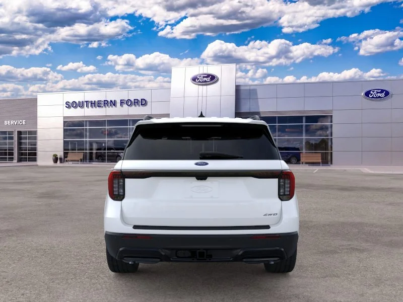 New 2026 Star White Metallic Tri-Coat Ford ST-Line image 28