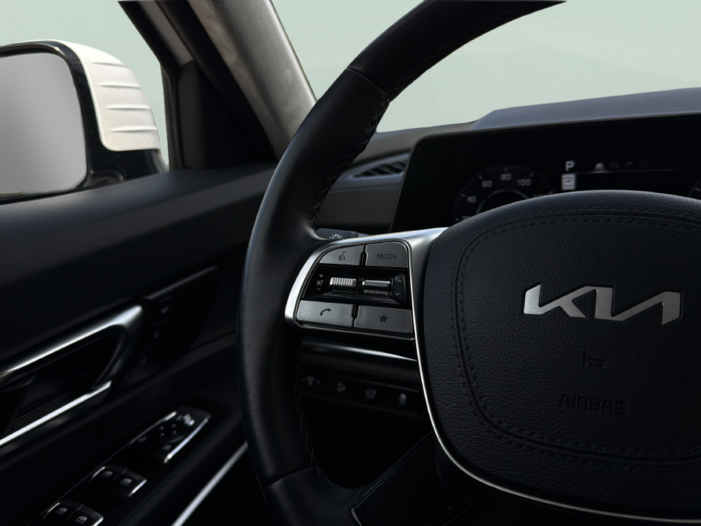 Used 2025 Glacial White Pearl Kia SX-Prestige image 16