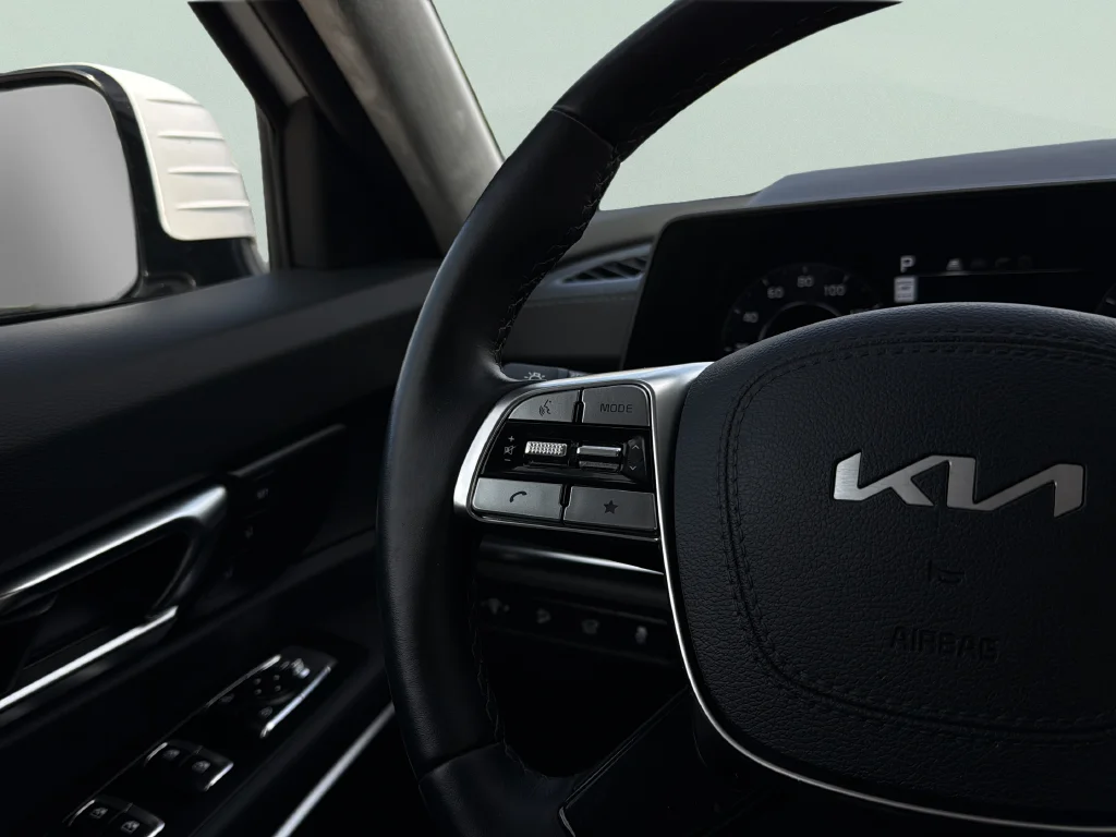 Used 2025 Glacial White Pearl Kia SX-Prestige image 16