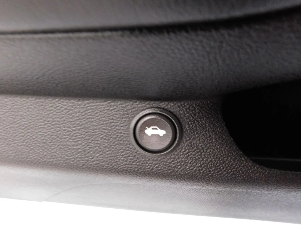 Used 2010 Red Jewel Tintcoat Chevrolet SS image 12