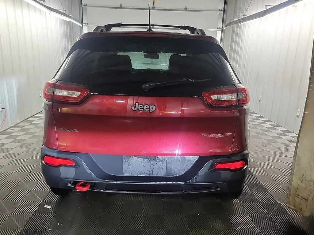 Used 2014 Red Jeep Trailhawk image 5