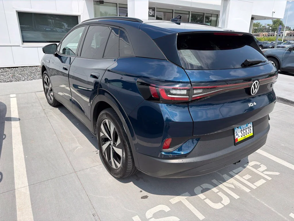 Used 2023 Blue Volkswagen Pro image 7