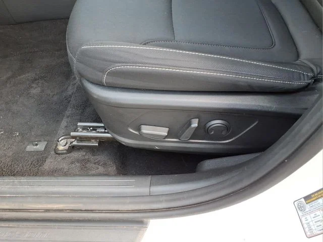 Used 2024 White Hyundai SEL image 16