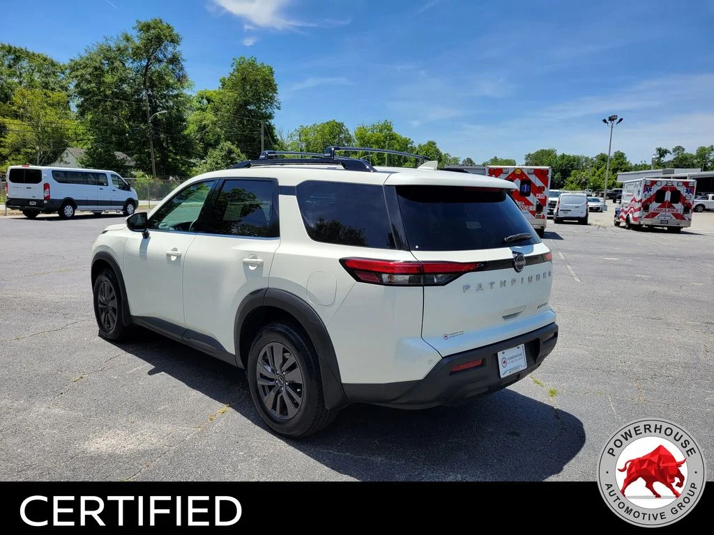 Used 2022 White Nissan SV image 3