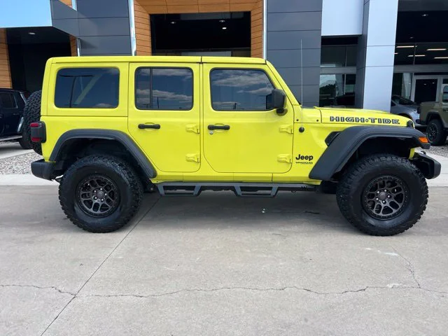 Used 2022  Jeep Unlimited High Tide image 2