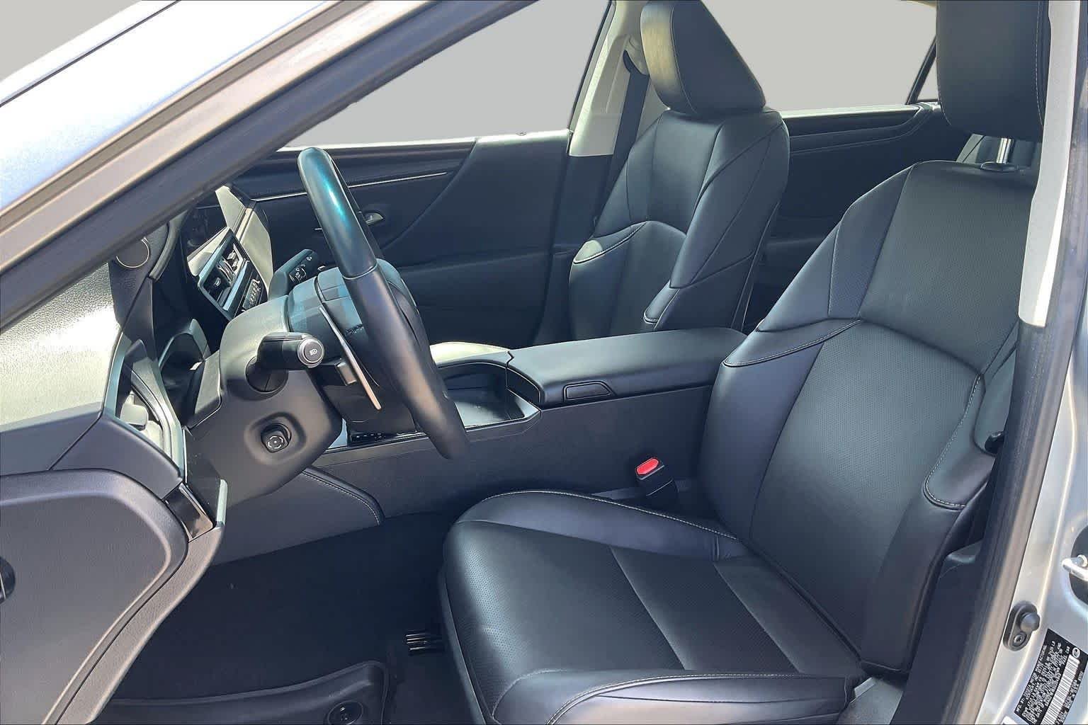 Used 2025 Iridium Lexus  image 8