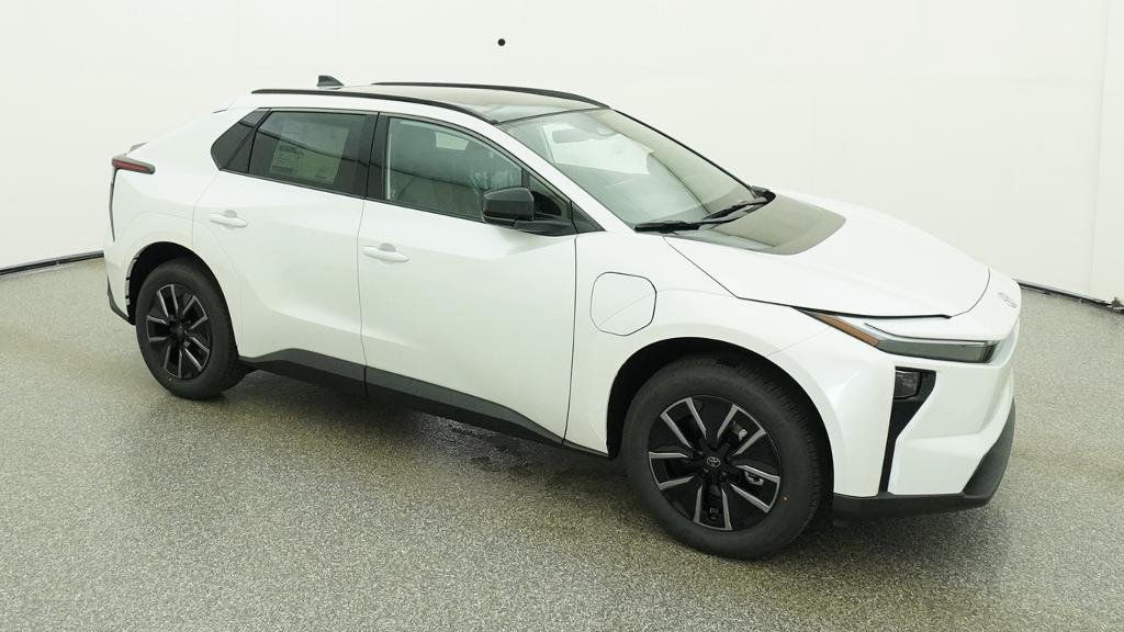 New 2026 Wind Chill Pearl Toyota XLE image 12