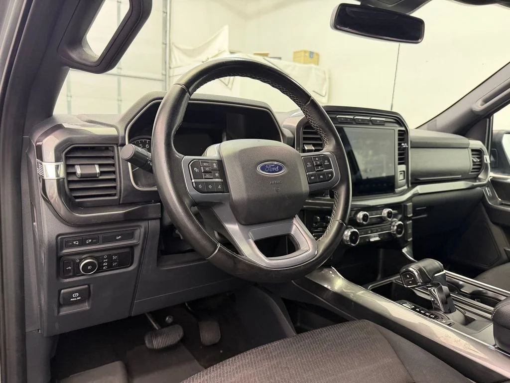 Used 2023 Iconic Silver Metallic Ford XLT image 4