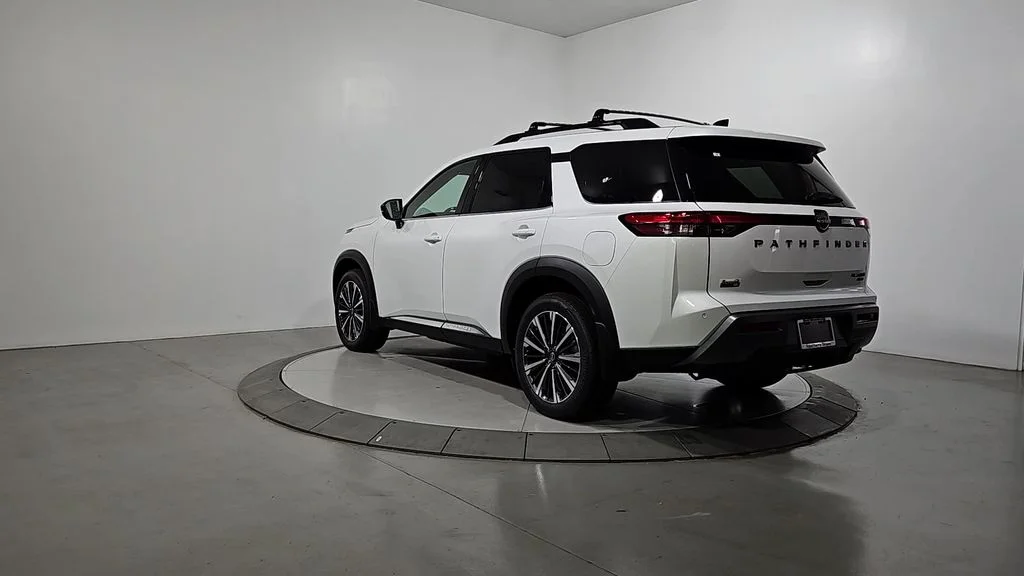 New 2026 Everest White Pearl TriCoat Nissan Platinum image 3