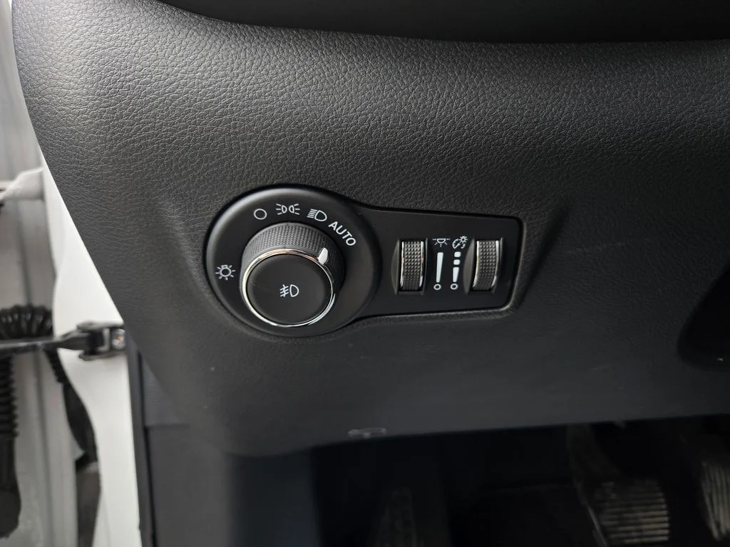 Used 2024 White Jeep Limited image 14