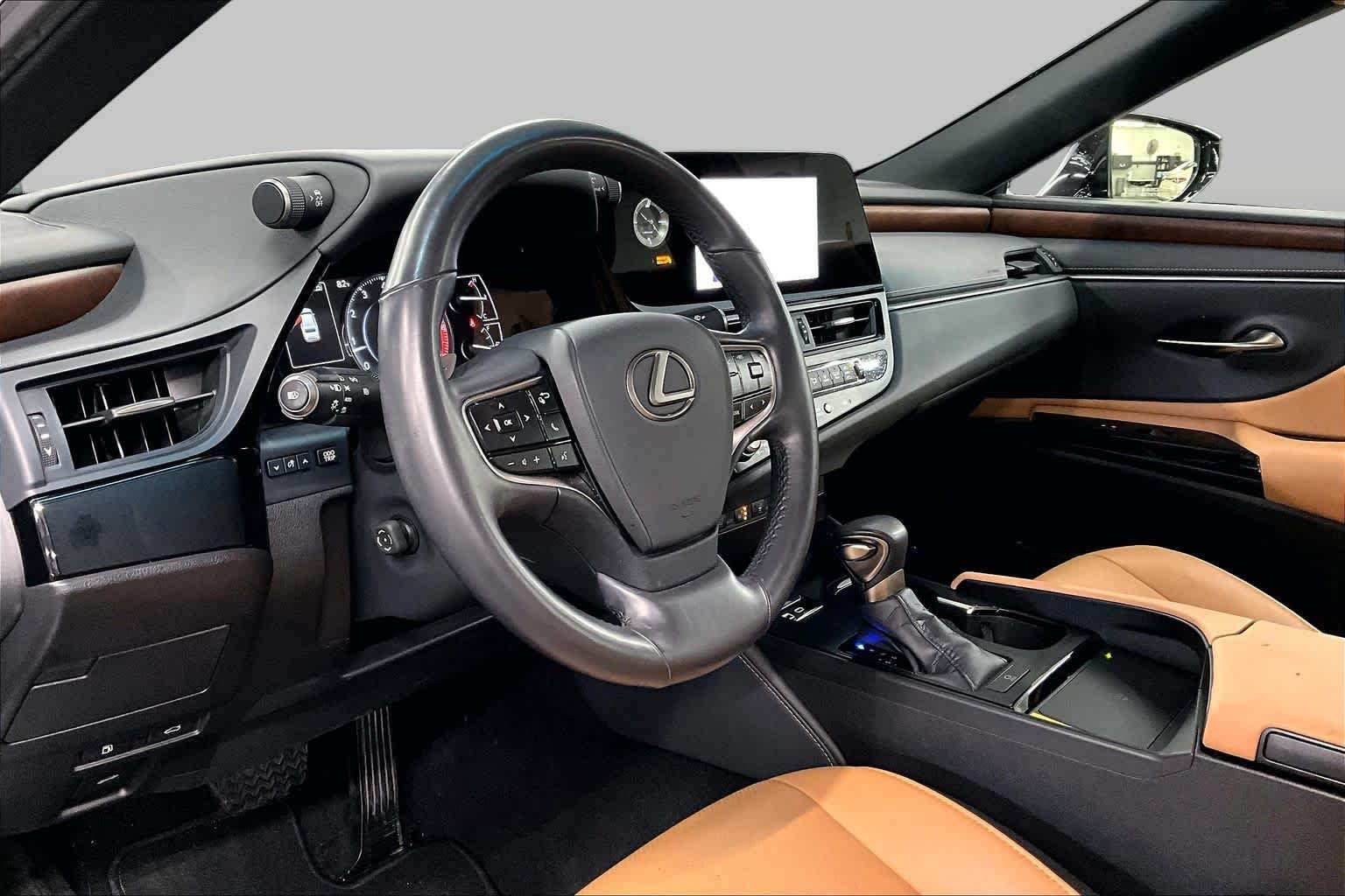 Certified Used 2025 Caviar Lexus  image 18