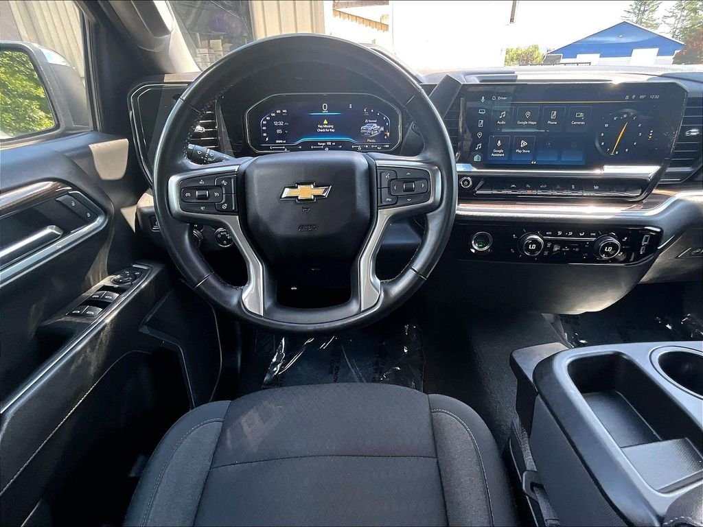 Used 2024 Dark Ash Metallic Chevrolet LT image 17