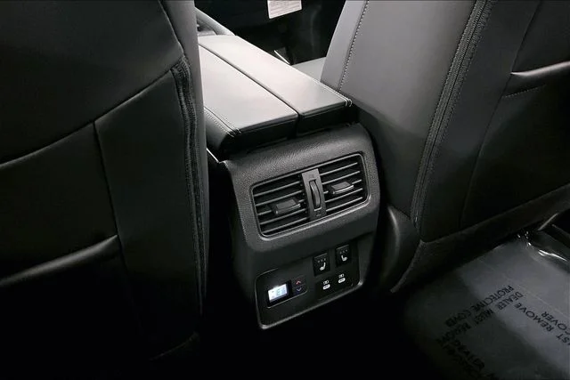 2025 Nissan Rogue Platinum - Photo 22