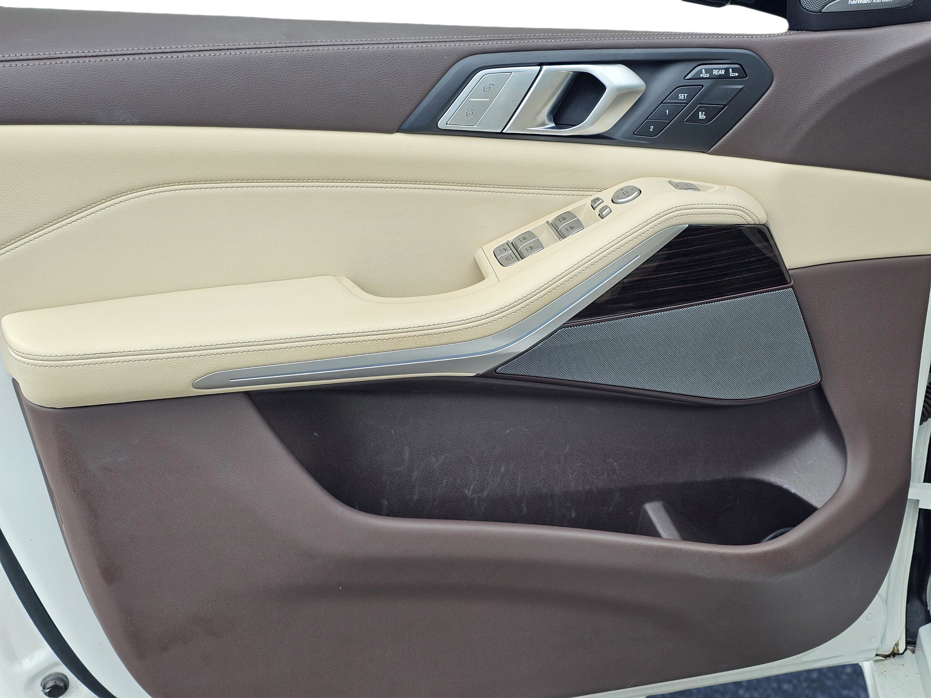 Used 2019 Alpine White BMW xDrive40i image 14