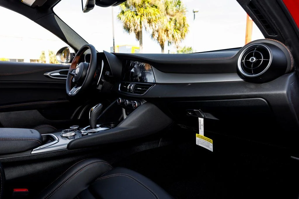 2025 Alfa Romeo Giulia Intensa - Photo 38