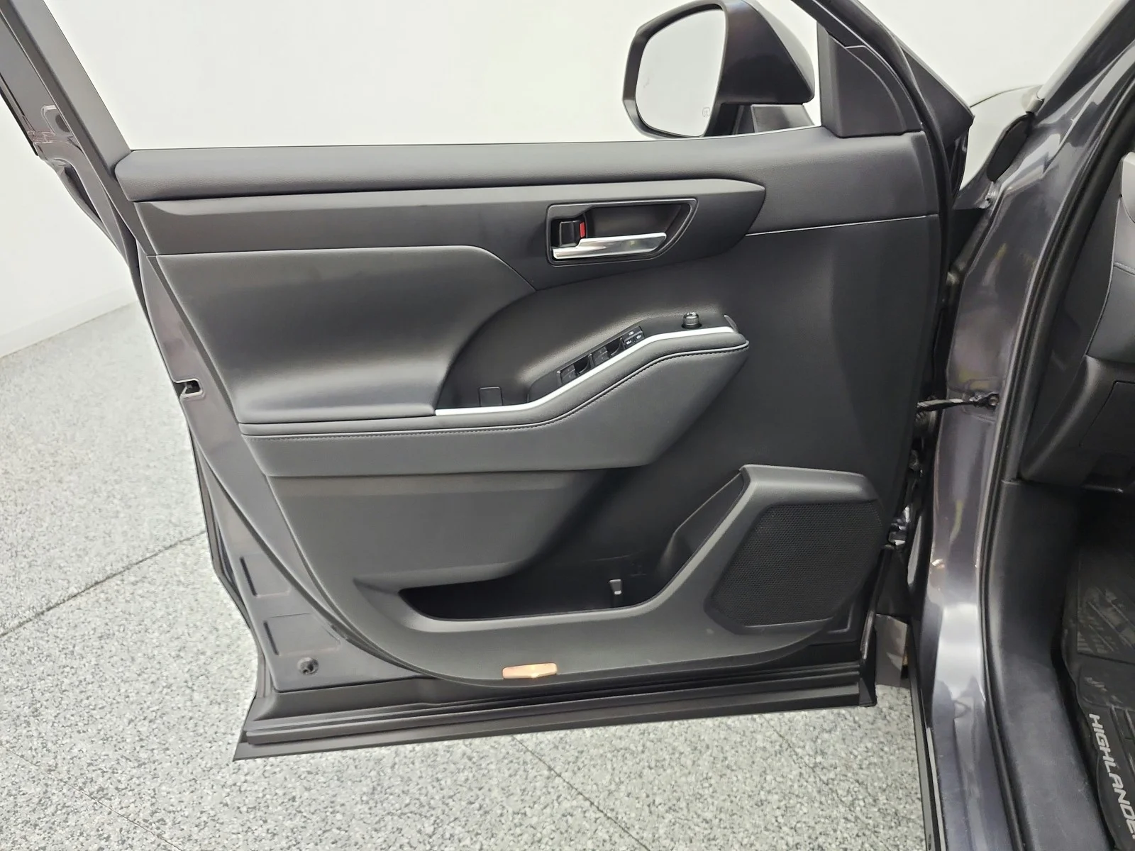 Used 2021 Magnetic Gray Metallic Toyota Hybrid XLE AWD (Natl) image 12