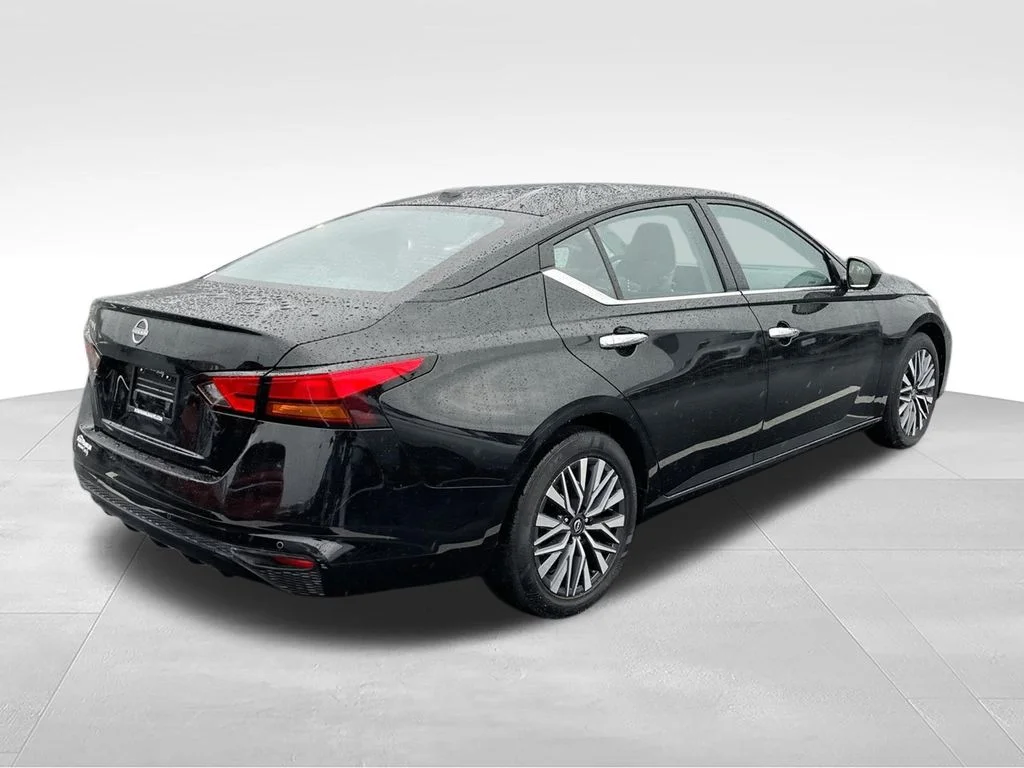 Used 2025 Black Nissan 2.5 SV image 10