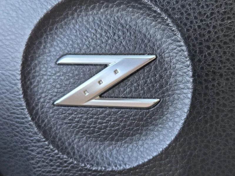 Used 2005 Chrome Silver Metallic NISSAN TOURING image 30