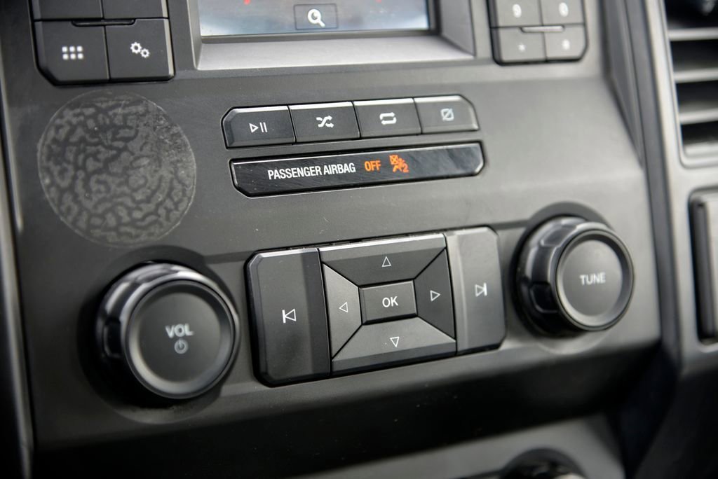 Used 2020 White Ford XL image 24