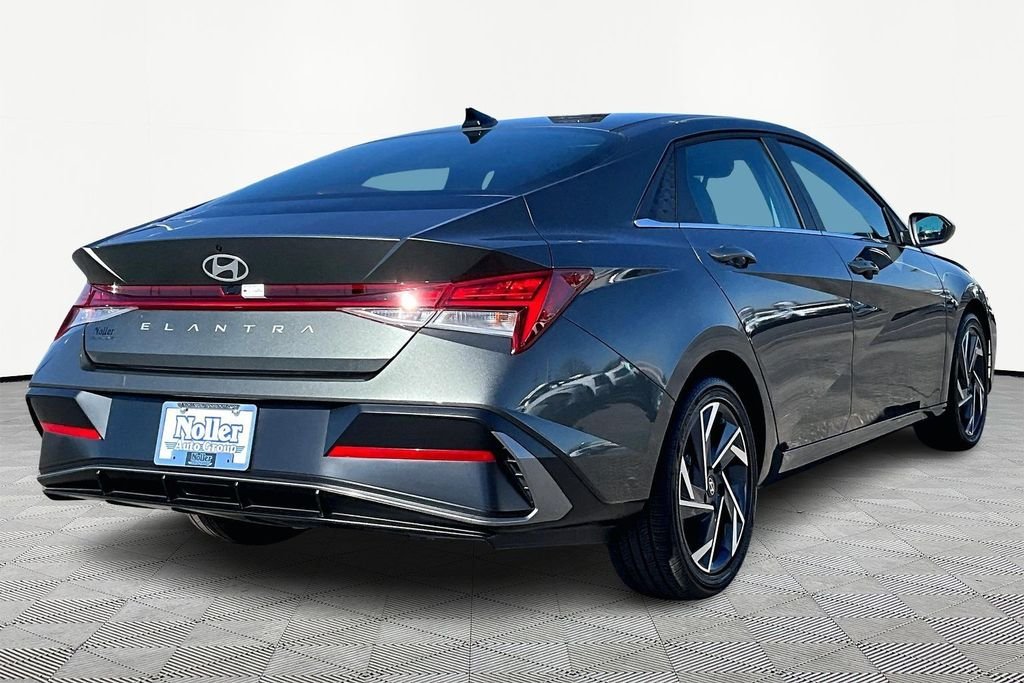 Certified 2025 Hyundai Elantra SEL with VIN KMHLS4DG5SU911471 for sale in Kansas City