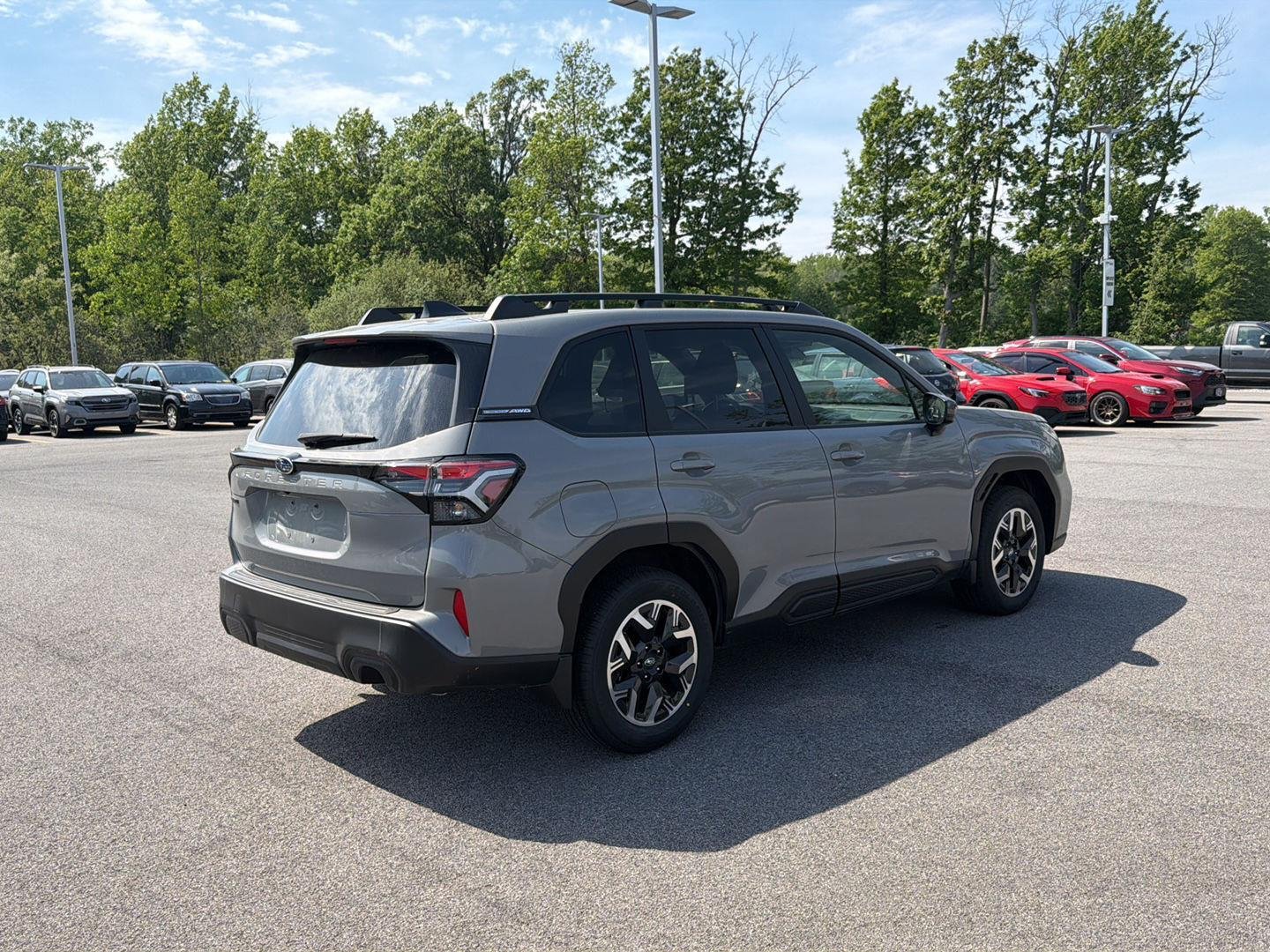 Used 2025 River Rock Pearl Subaru Premium image 4