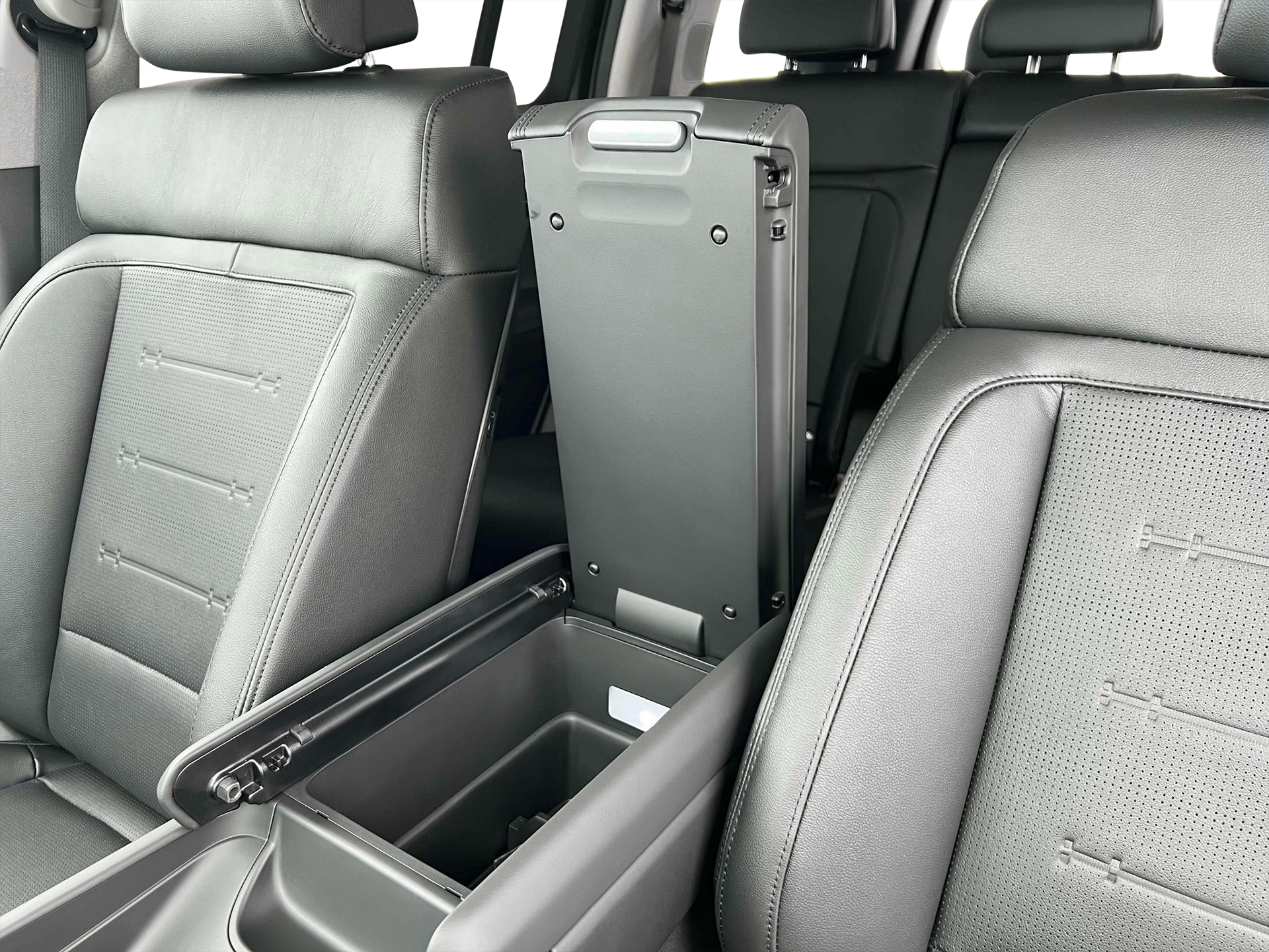 2025 Hyundai Santa Fe Limited - Photo 18