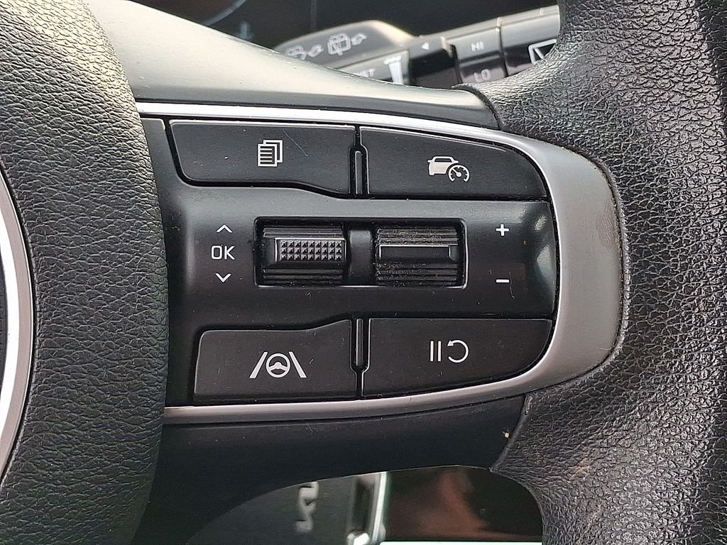 Certified Used 2023 Gray Kia LX image 18