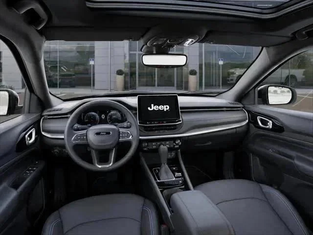 New 2025 Diamond Black Crystal Pearl-Coat Exterior Paint Jeep Limited image 92