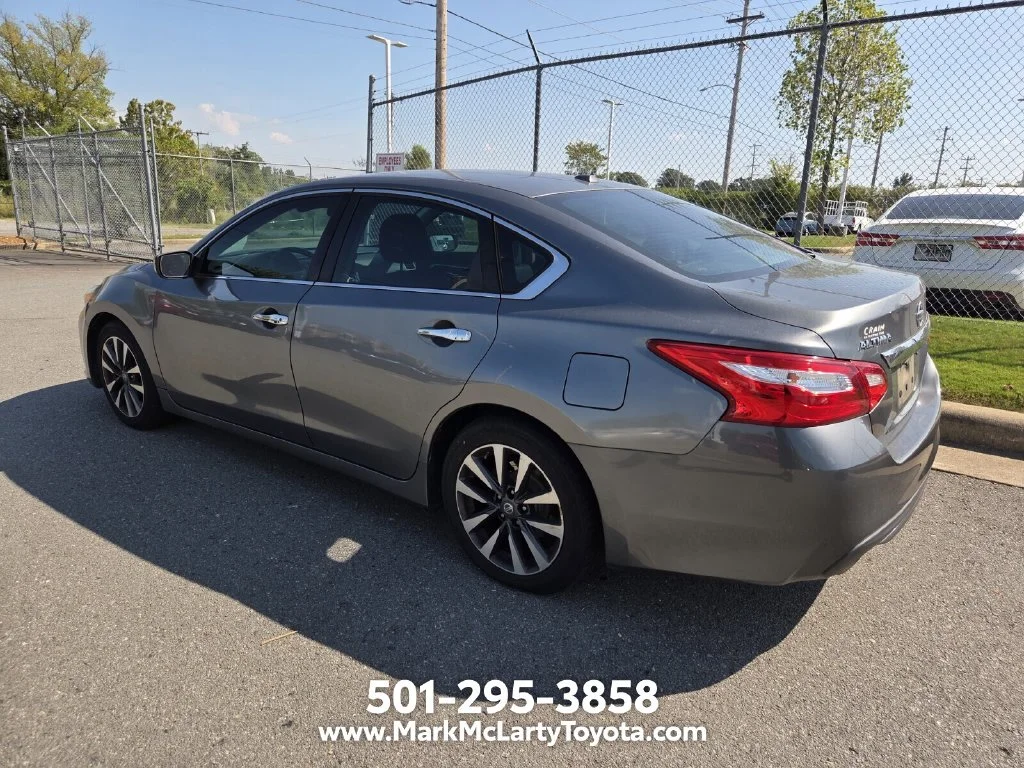 Used 2017 Gray Nissan 2.5 SV image 5