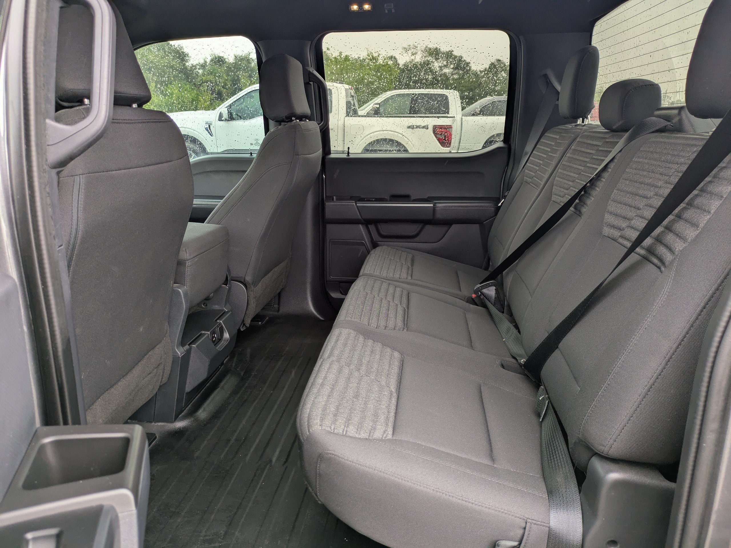 Used 2023  Ford XL image 13