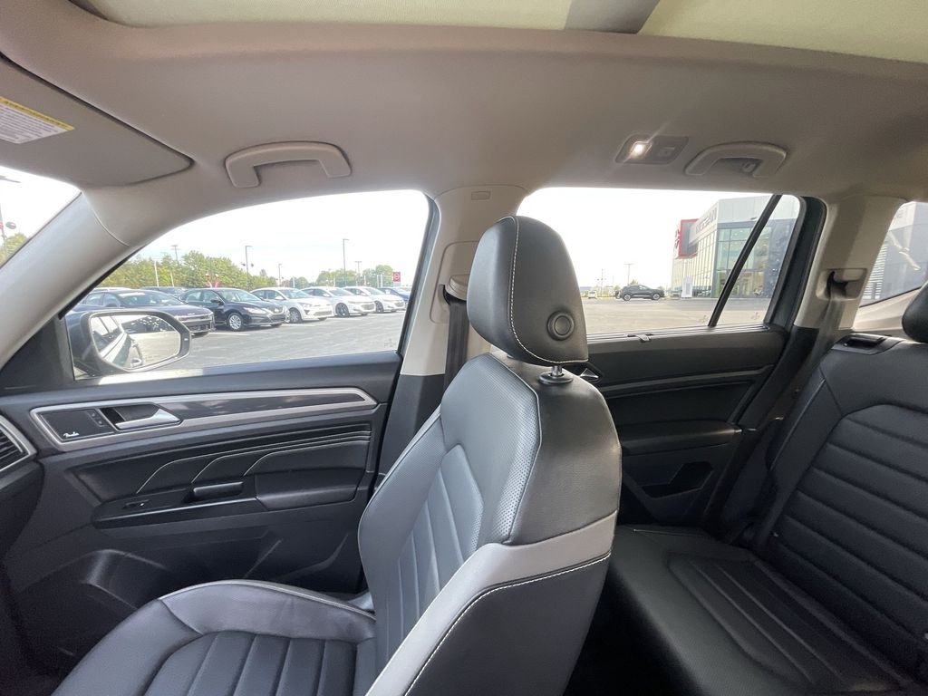 Used 2021 Gray Volkswagen 3.6L V6 SEL Premium R-Line image 11