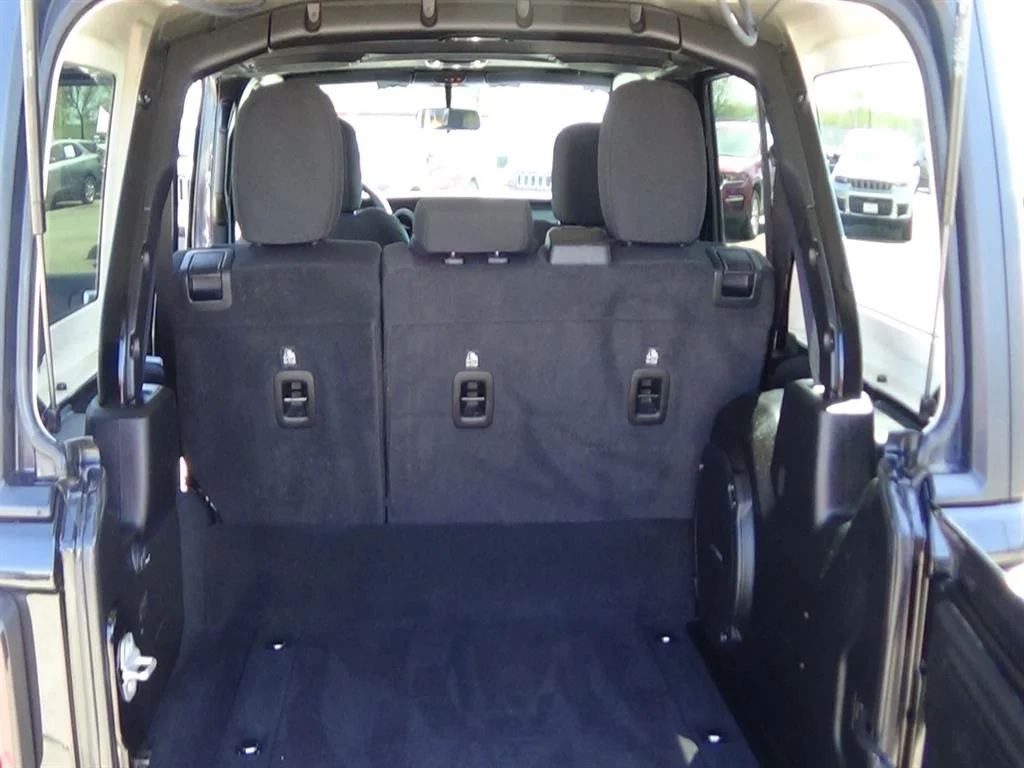 Used 2023 Black Clear Coat (px8) Jeep Sahara 4xe image 11