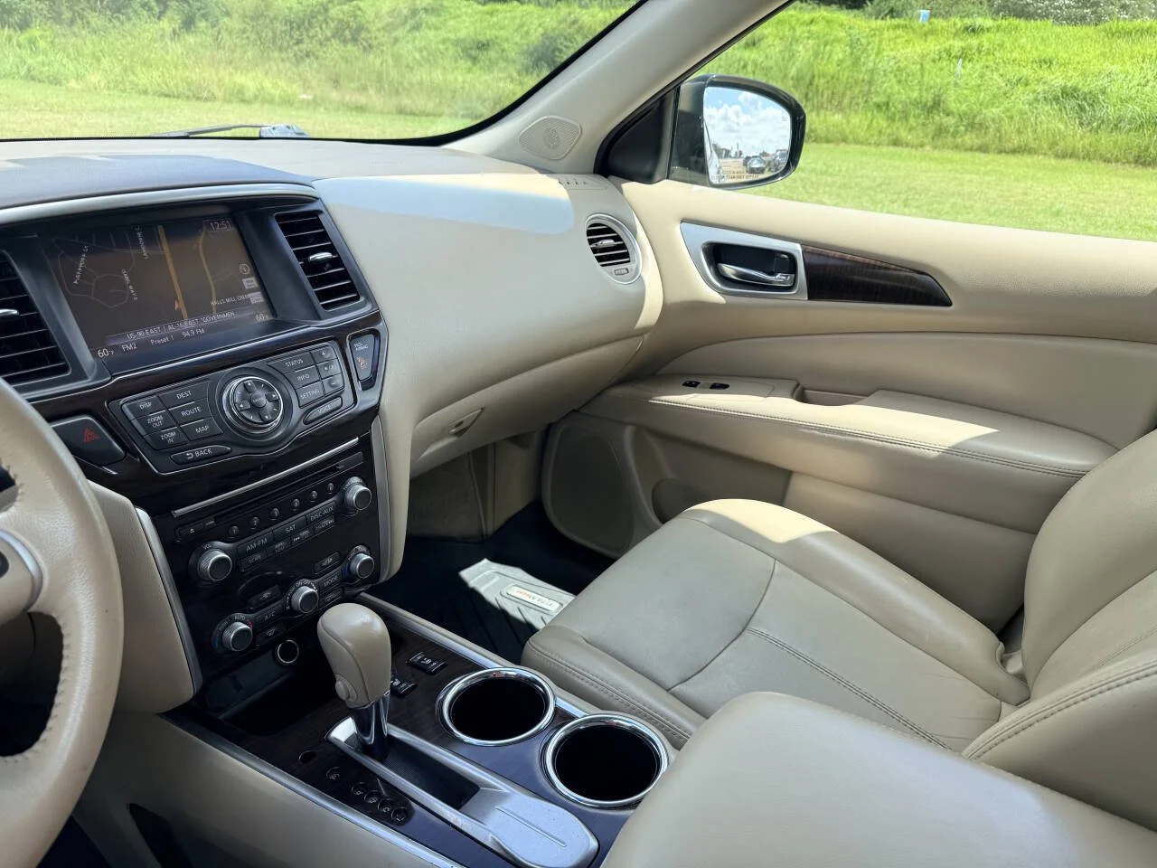 Used 2014 Tan Nissan SL 4dr SUV image 12